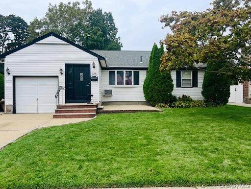 694 Blackstone Avenue - Photo 1