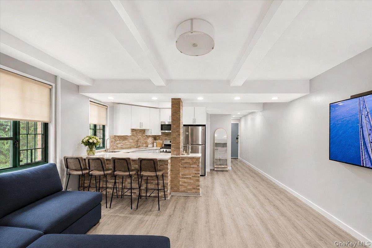 2160 Tremont Avenue - Photo 1