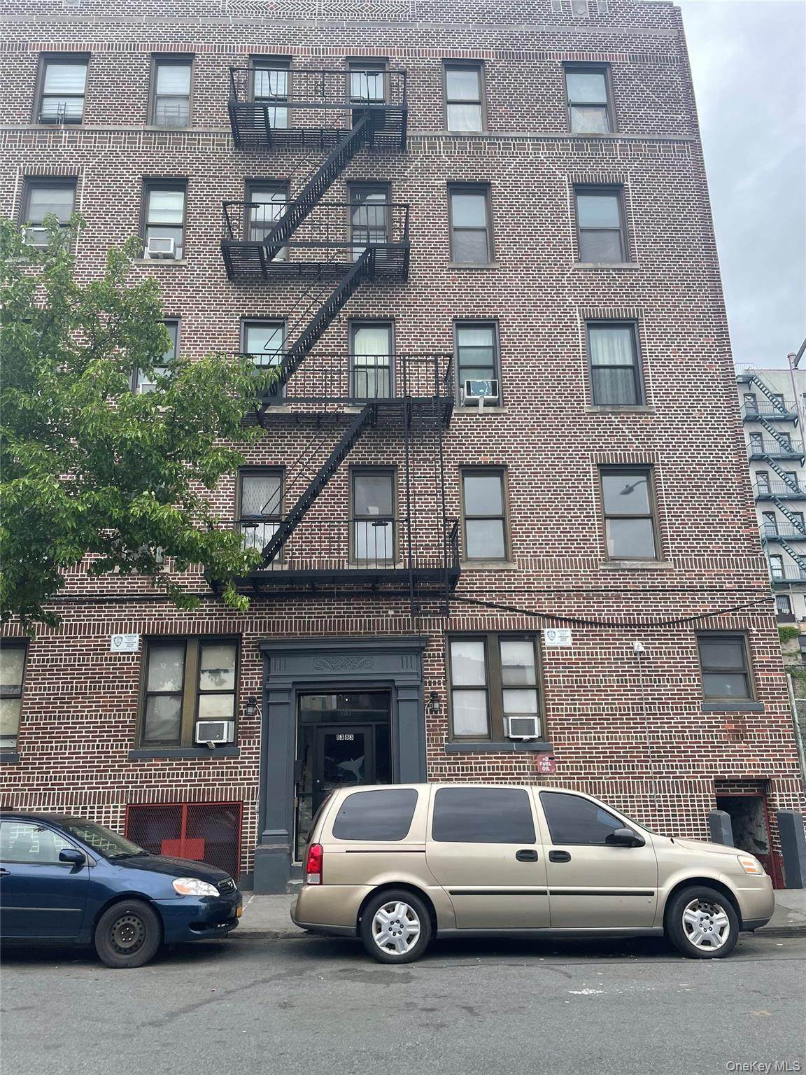 1383 Plimpton Ave - Photo 1