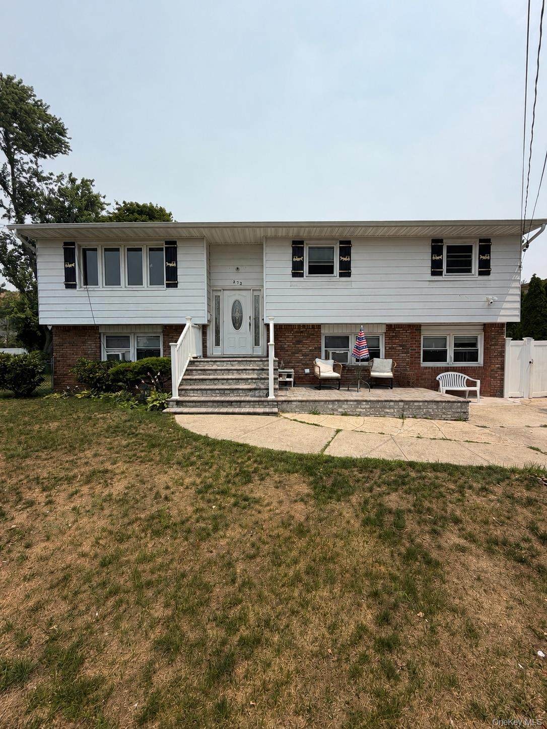 272 Davenport - Photo 1