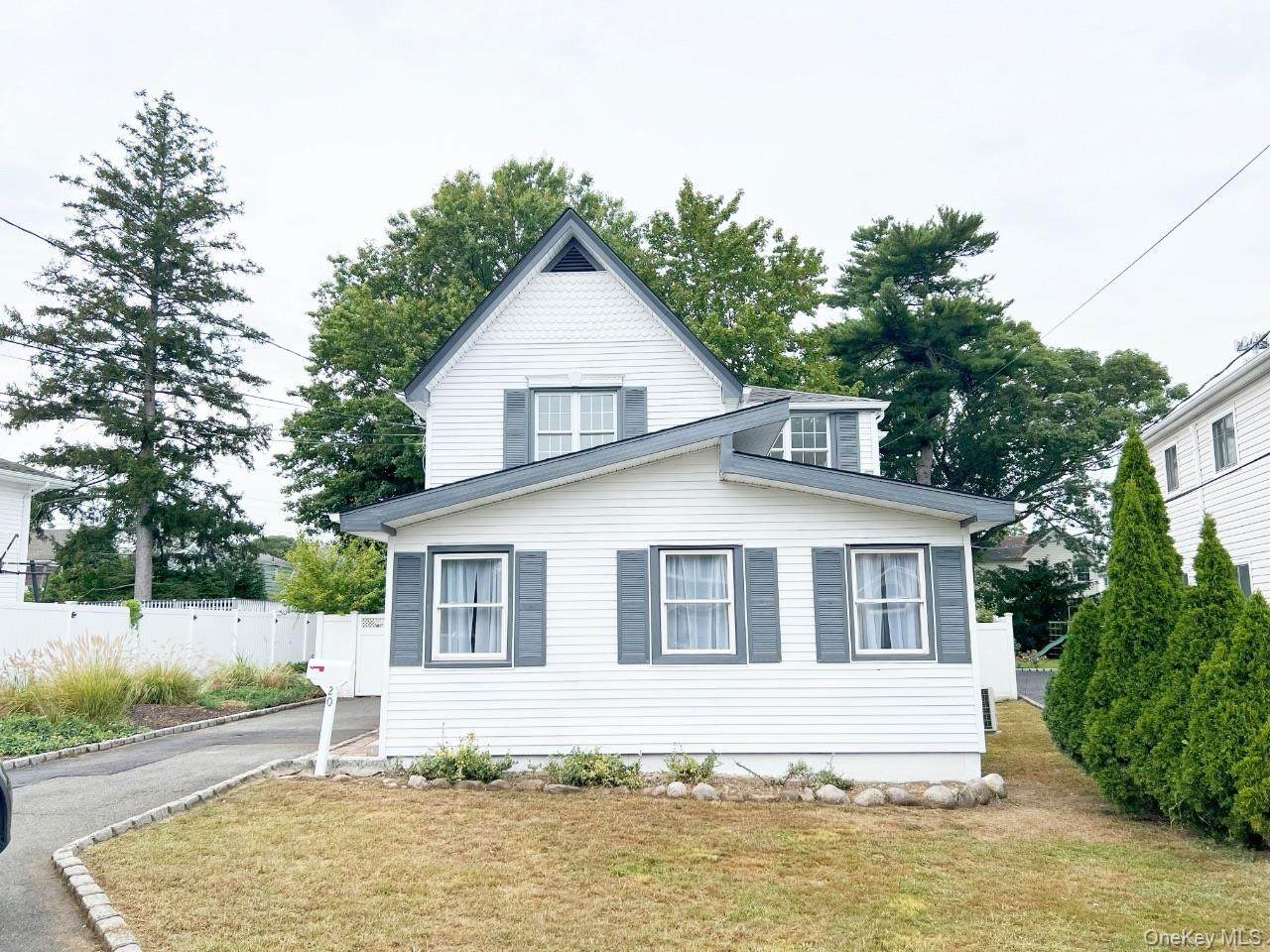 20 Walters Avenue - Photo 1