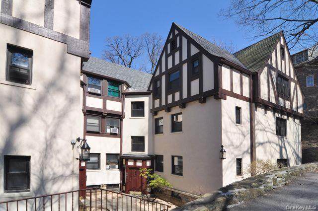 64 Kensington Road - Photo 1