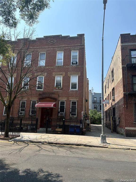 295 Schaefer Street - Photo 1