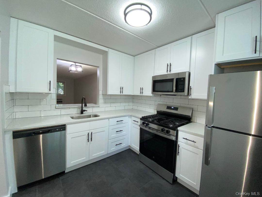 85 Middletown Road - Photo 1