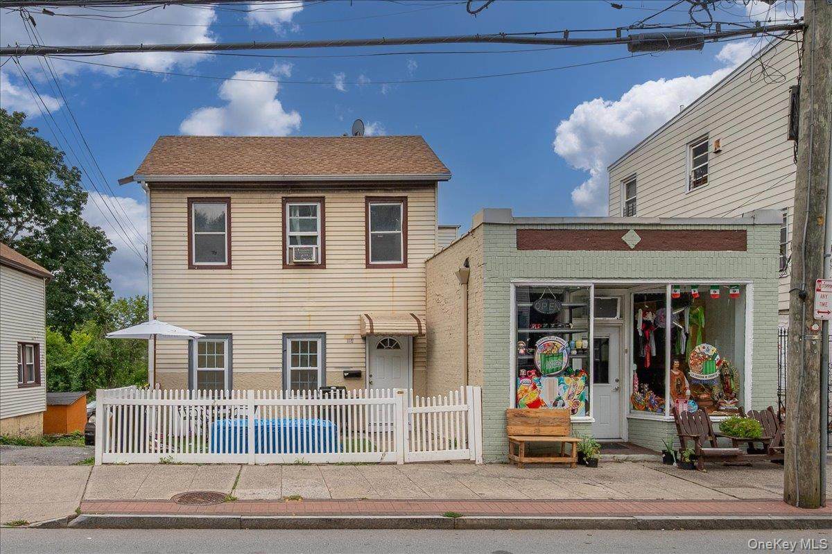 114-116 Ferris Avenue - Photo 1