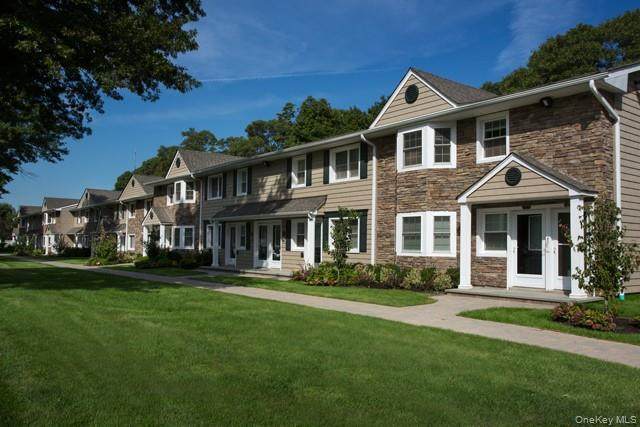 414 Tudor Lane - Photo 1