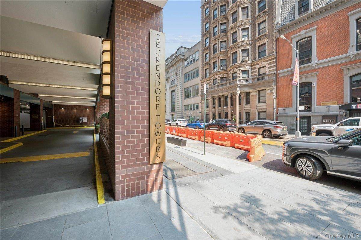 1 Irving Place - Photo 1