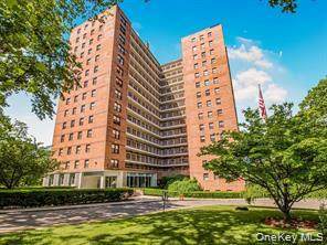 4705 Henry Hudson Parkway - Photo 1
