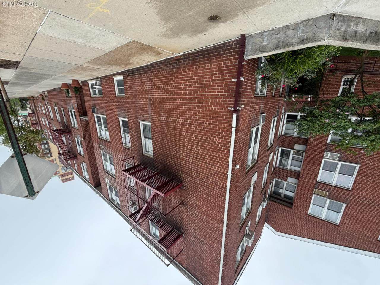 134-05 Dahlia Avenue - Photo 1