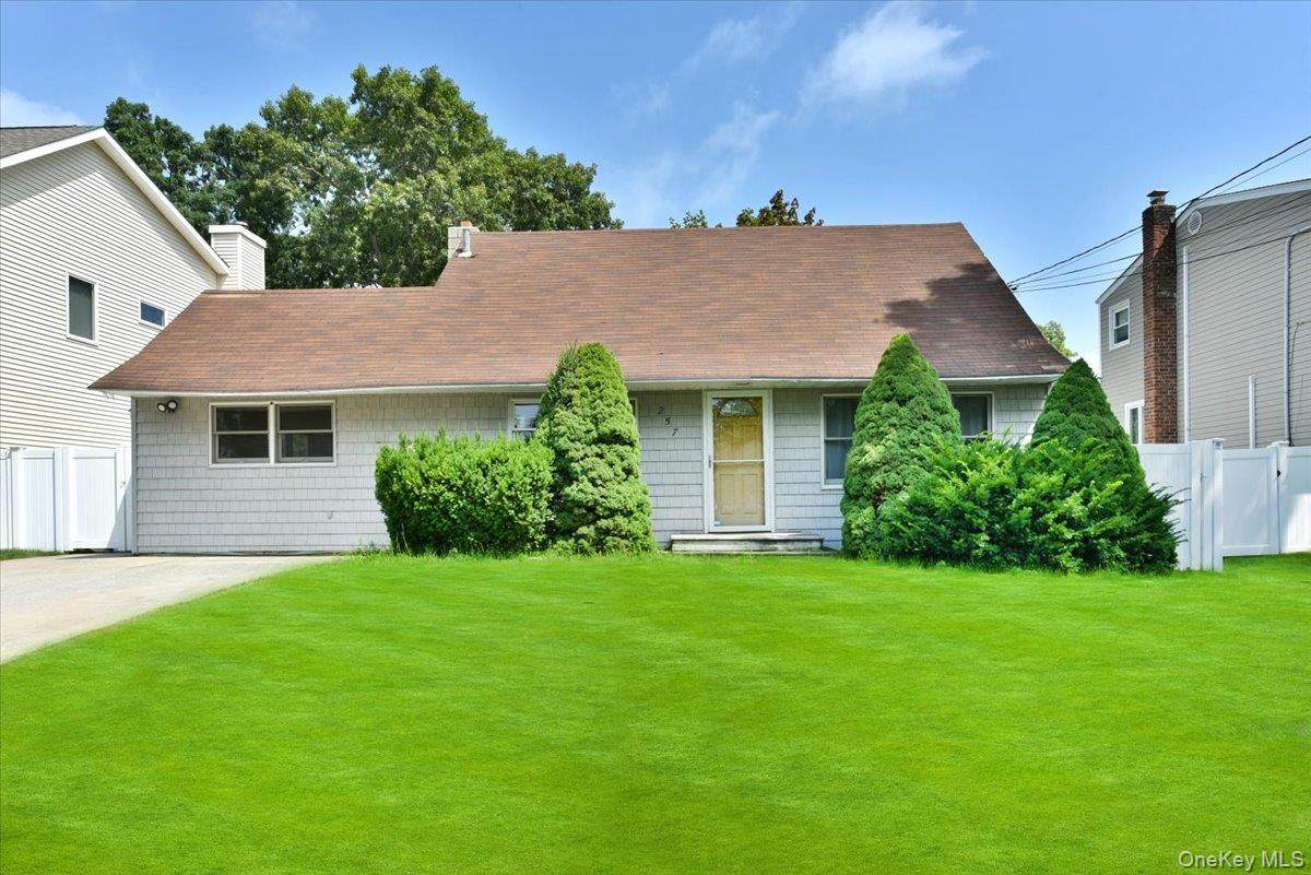 257 Maple Street - Photo 1