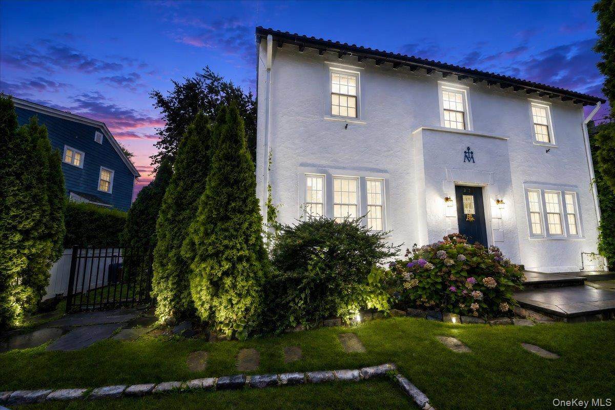 32 Deerfield Avenue - Photo 1