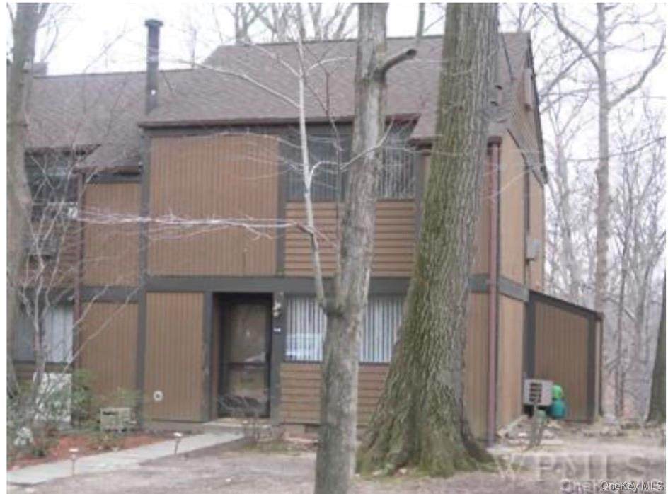 114 Round Hill Road - Photo 1