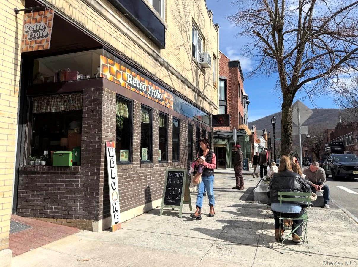 412 Main Street - Photo 1