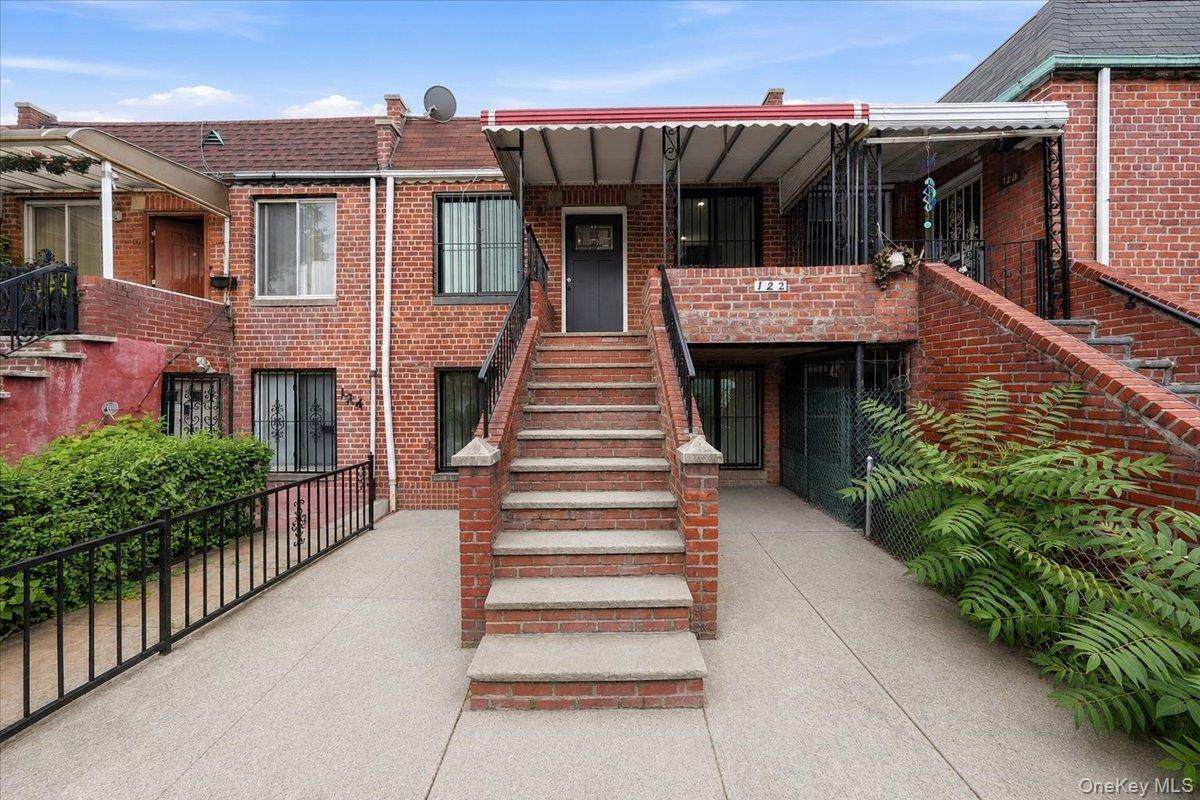 122 E 46th Street - Photo 1