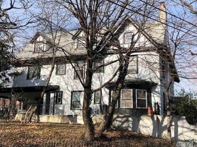 137-45 Bennett Street - Photo 1