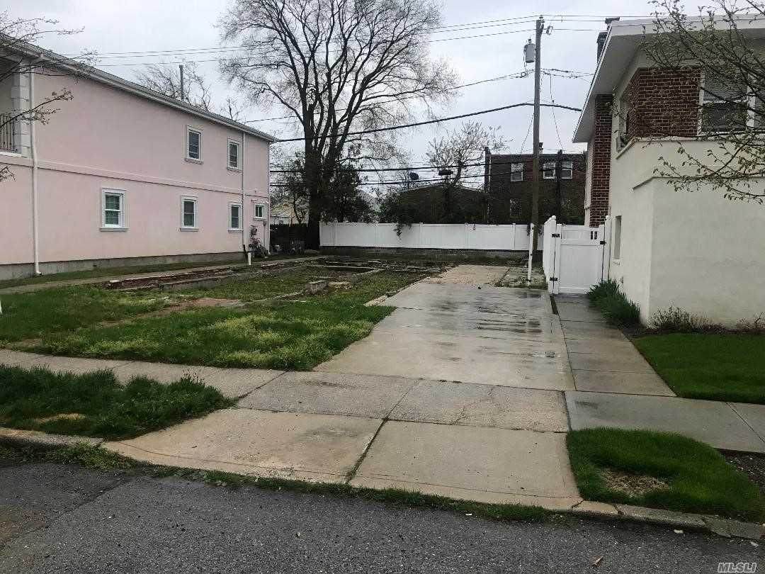 328 Chester Street - Photo 1