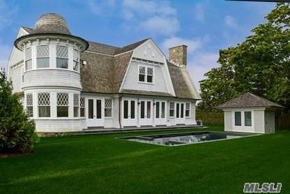 52 Quogue Street - Photo 1