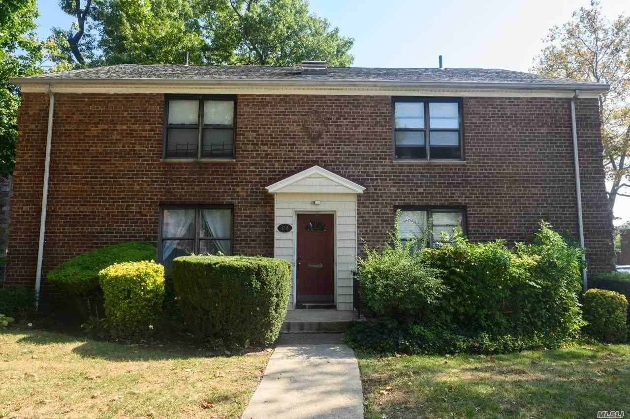 37-15 Utopia Pkwy - Photo 1