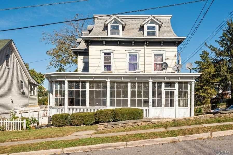 27 Clinton Avenue - Photo 1