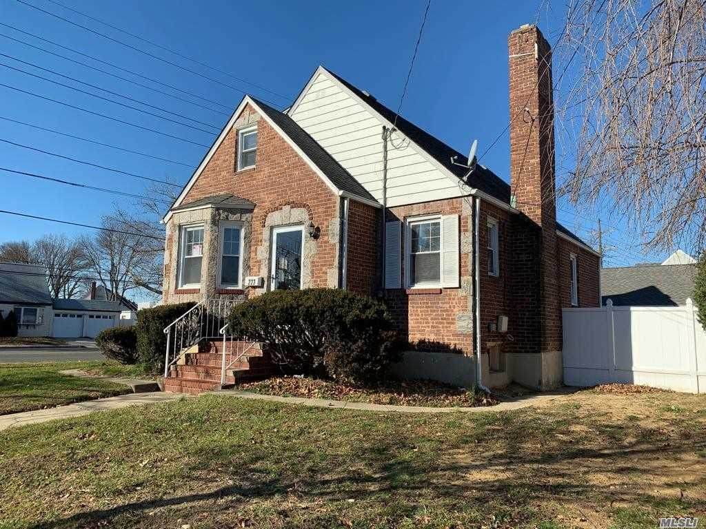 223 Hollywood Avenue - Photo 1