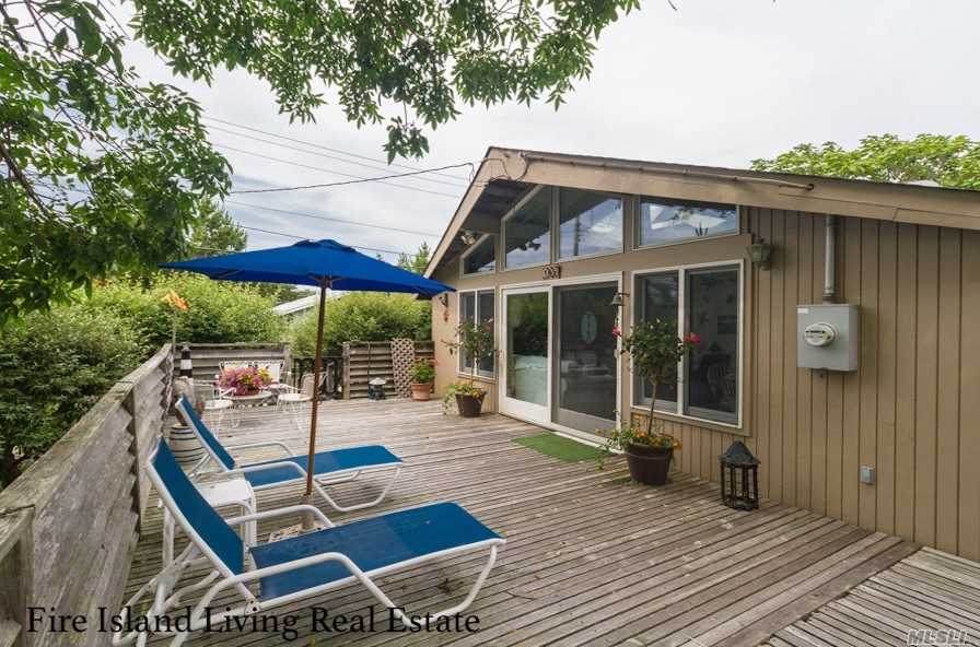 185 Central Walk - Photo 1