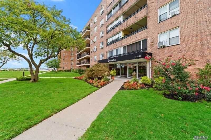 162-41 Powells Cove Boulevard - Photo 1