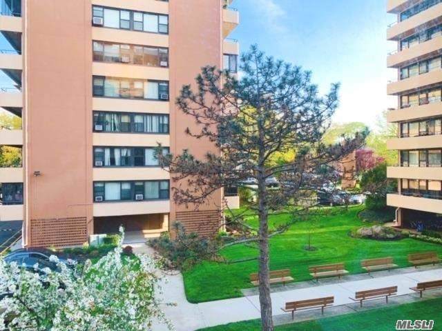 162-10 Powells Cove Boulevard - Photo 1