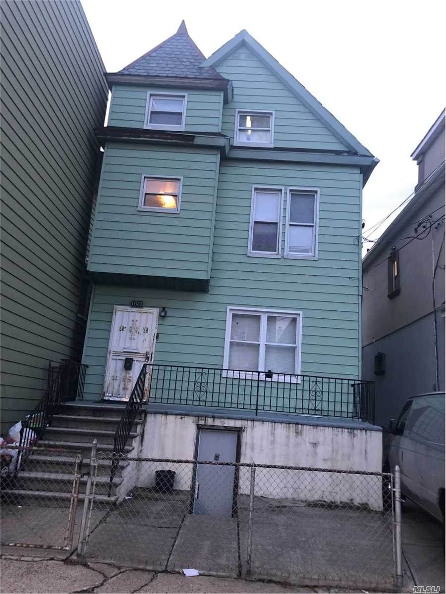 1633 St. Peters - Photo 1