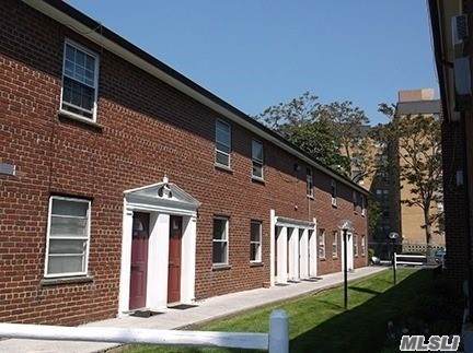 31B Hendrickson Avenue - Photo 1