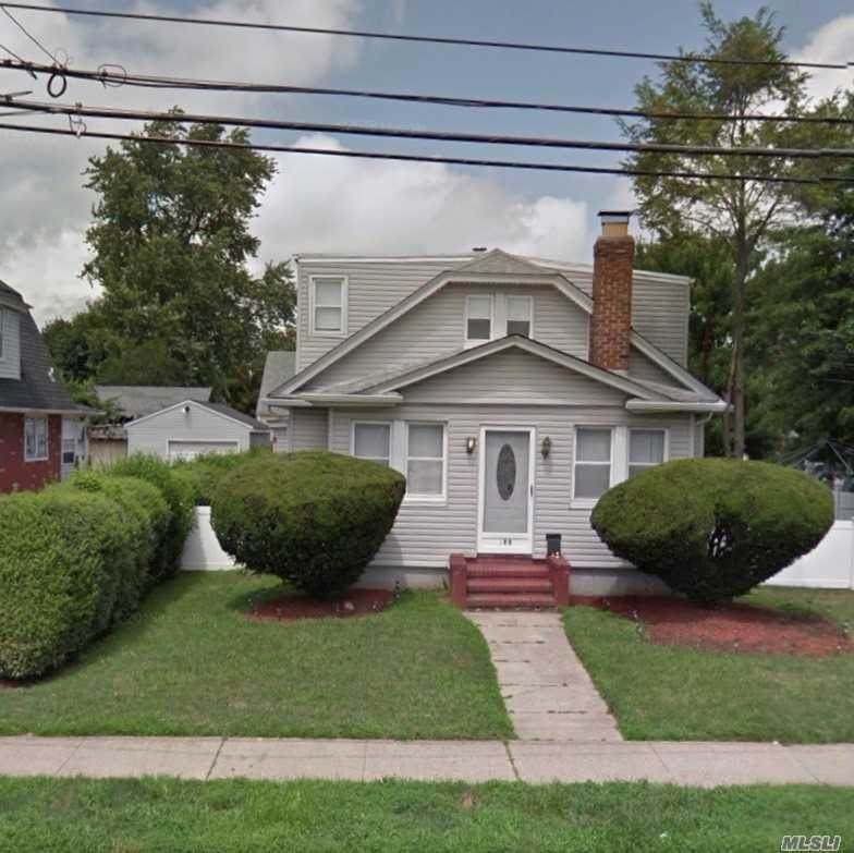 137 Graham Avenue - Photo 1