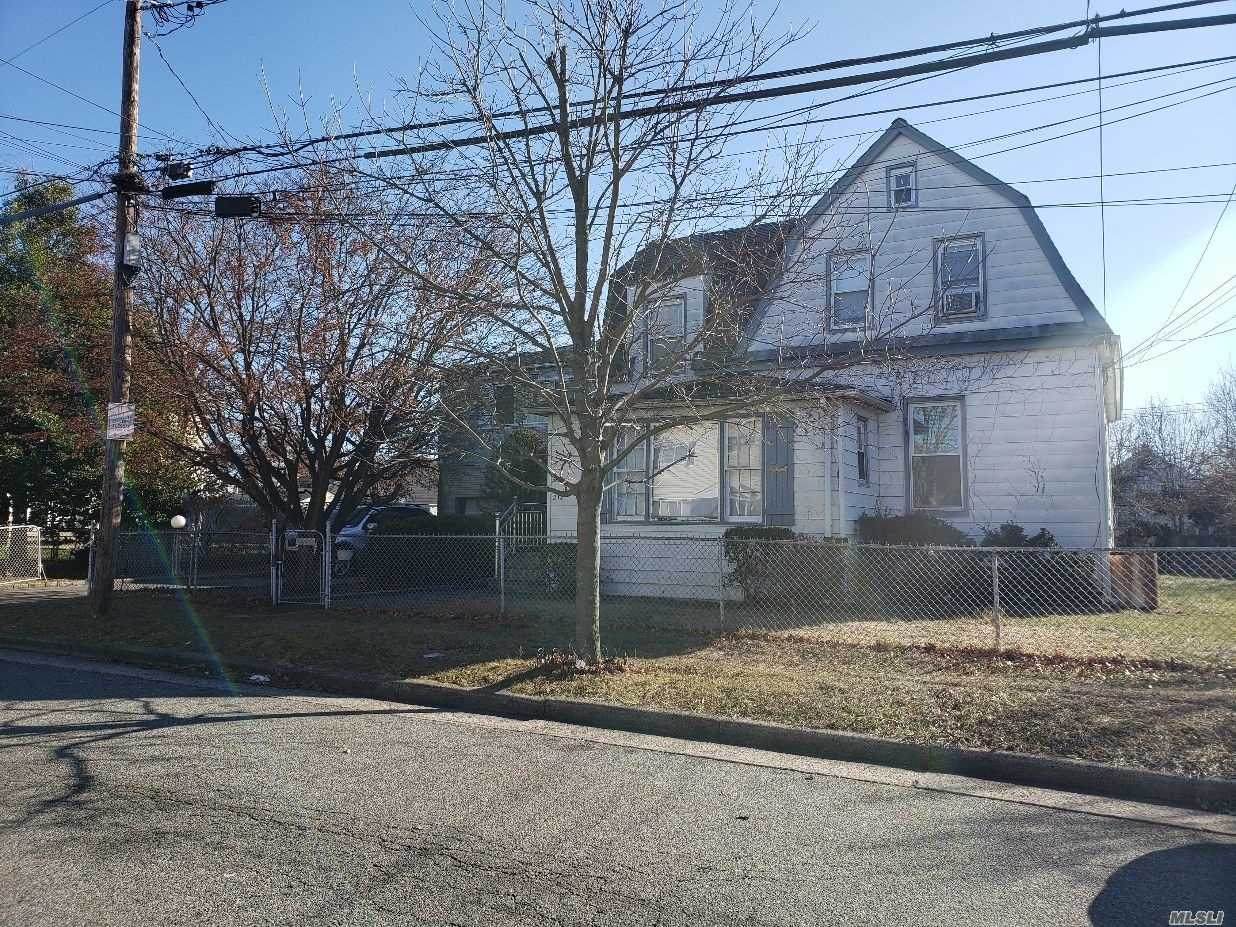 218 Amherst - Photo 1
