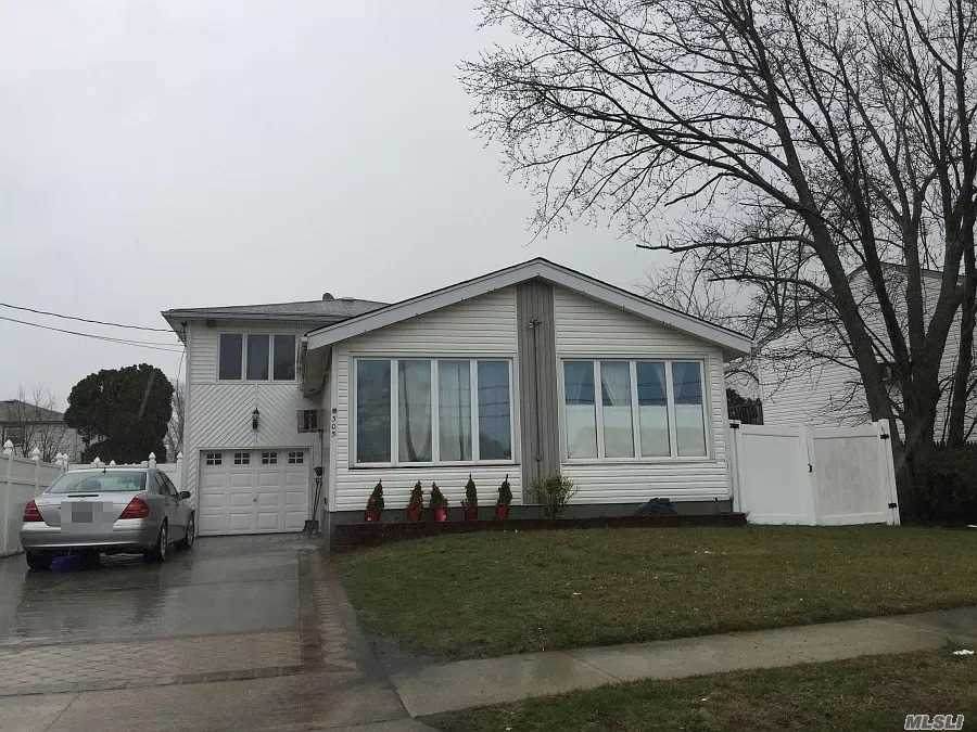 305 Branch Avenue - Photo 1