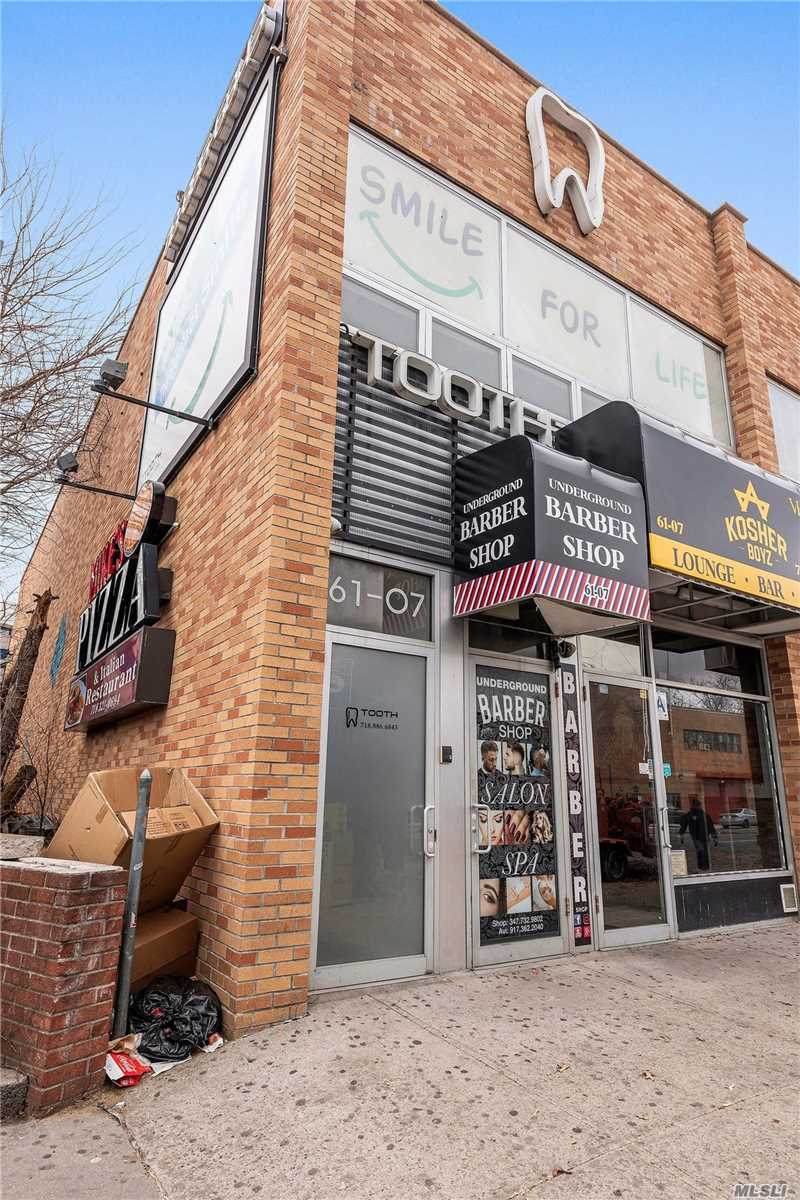 61-07 Utopia Pkwy - Photo 1