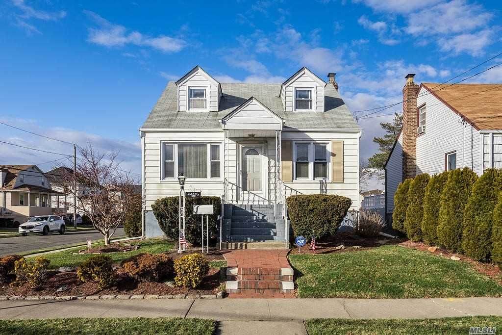 492 Lincoln Street - Photo 1