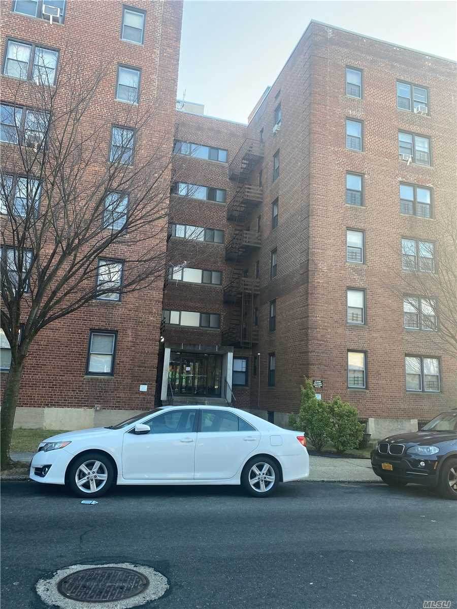 216-10 77 Avenue - Photo 1