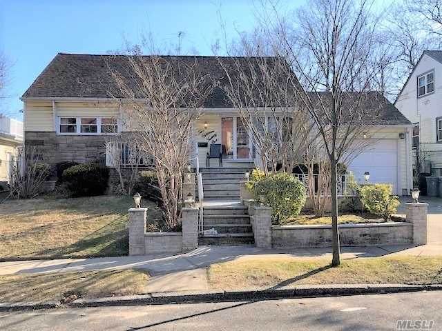 218-21 Hartland Ave - Photo 1