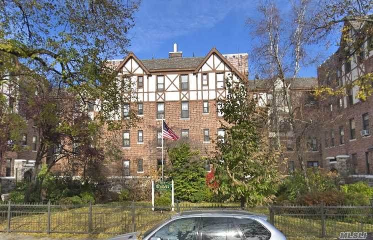 160-15 Powells Cove Boulevard - Photo 1