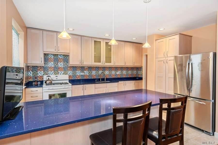 162-01 Powells Cove Boulevard - Photo 1