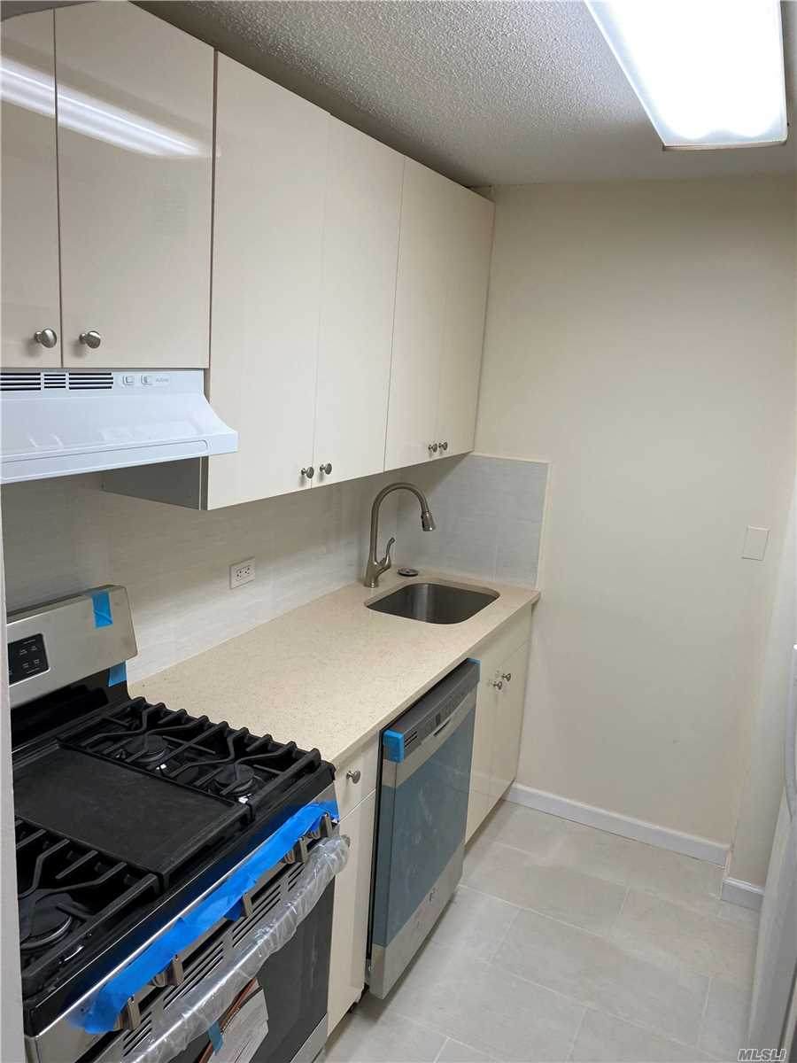 138-15 Eldre Avenue - Photo 1
