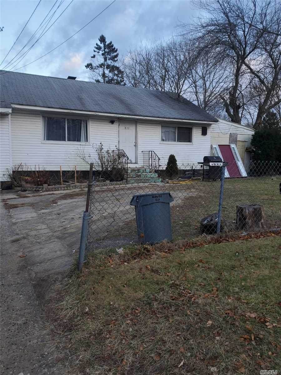 833 Doane Avenue - Photo 1 833 Doane Avenue - Photo 1