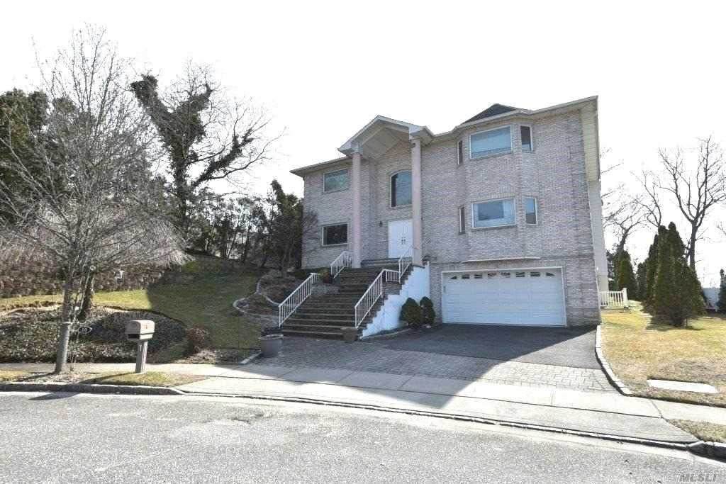 10 Crest Hollow Court - Photo 1