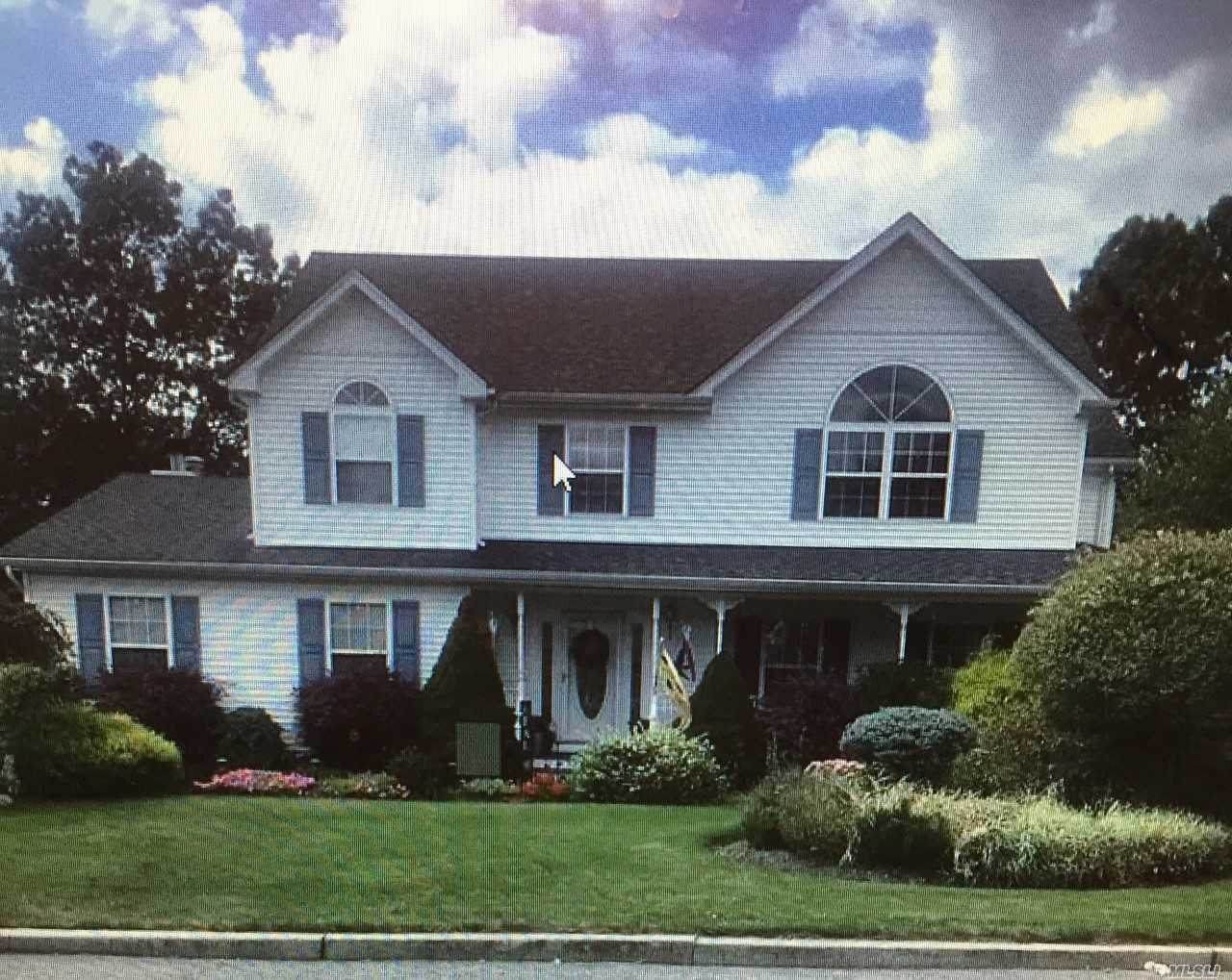 8 Evergreen Avenue - Photo 1