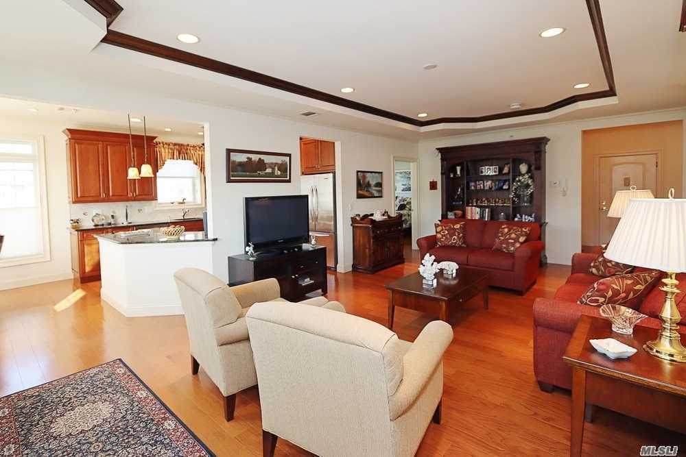 540 Roosevelt Way - Photo 1