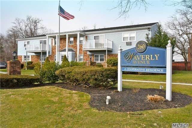 260 Waverly Ave - Photo 1