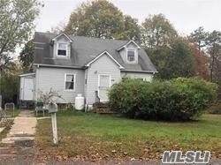 570 Hoffman - Photo 1