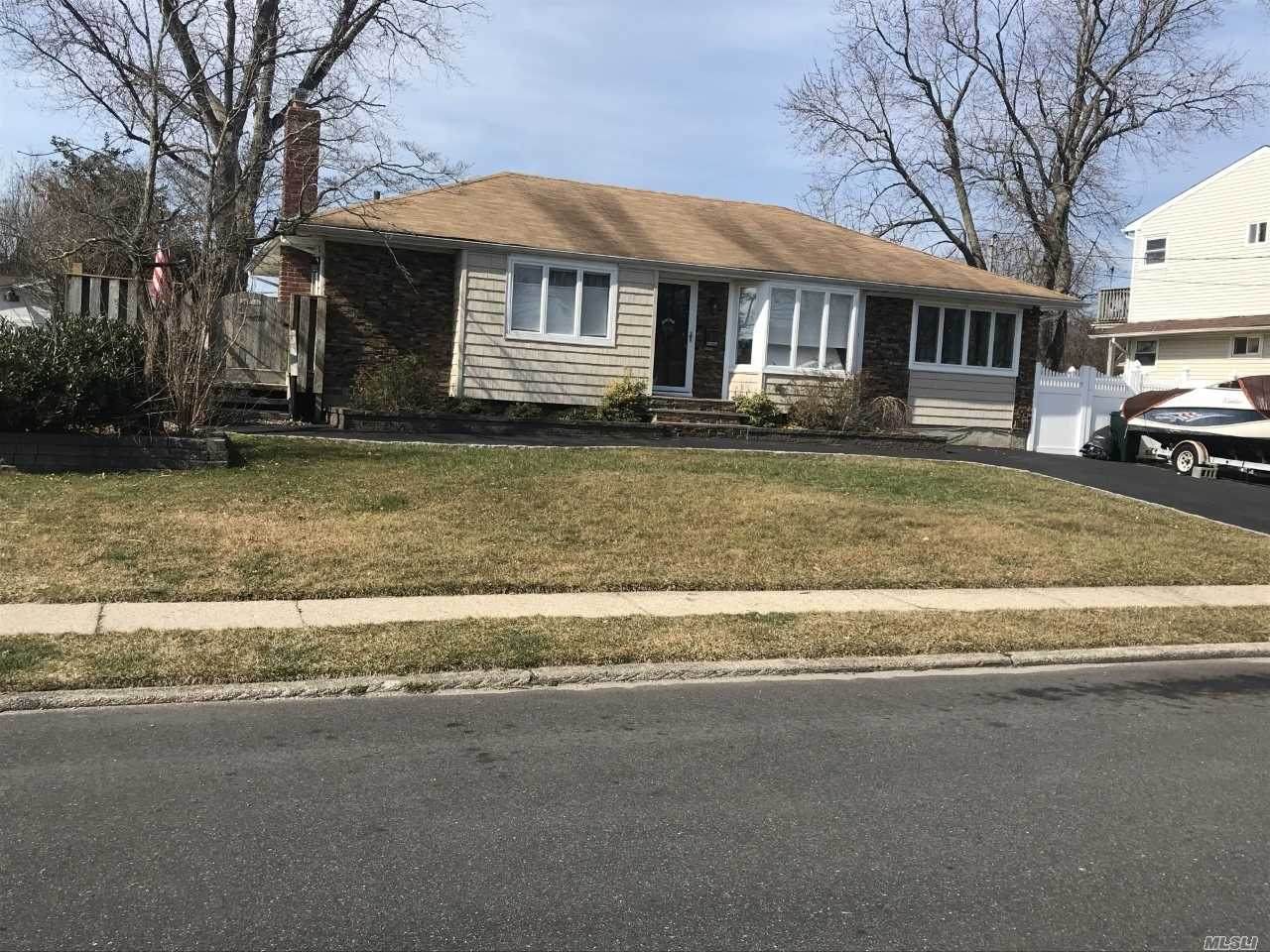 186 Burlington Avenue - Photo 1