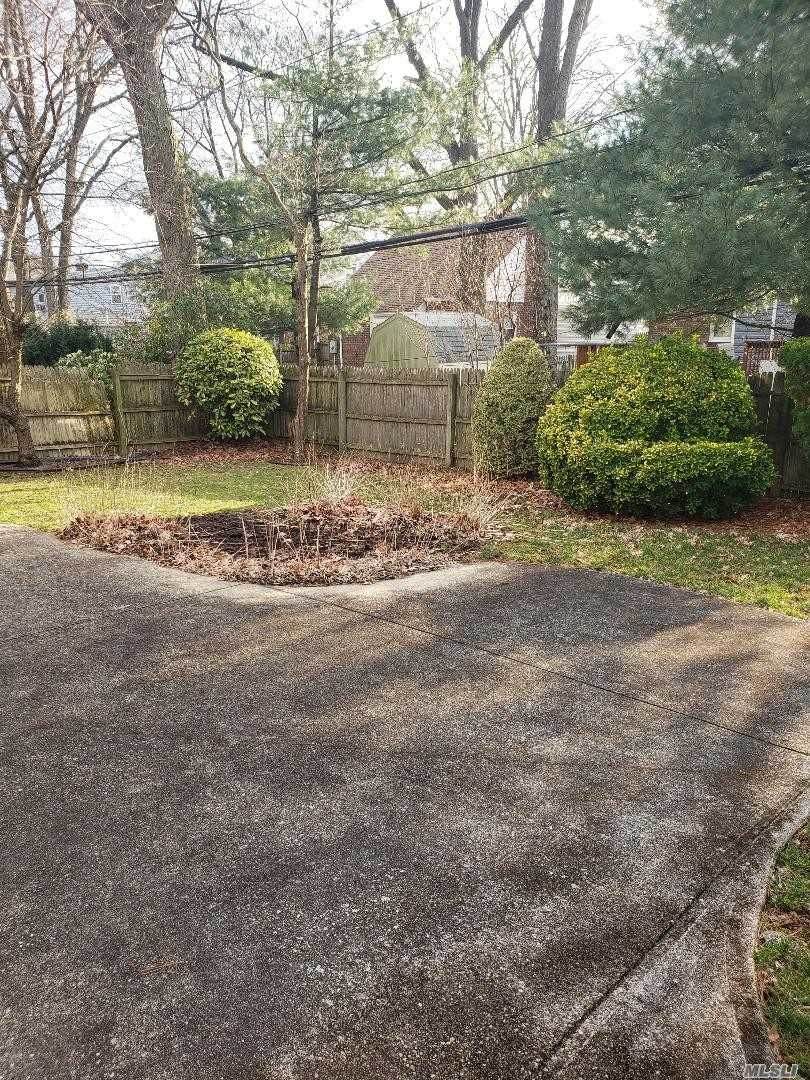 19 Willow Road - Photo 1