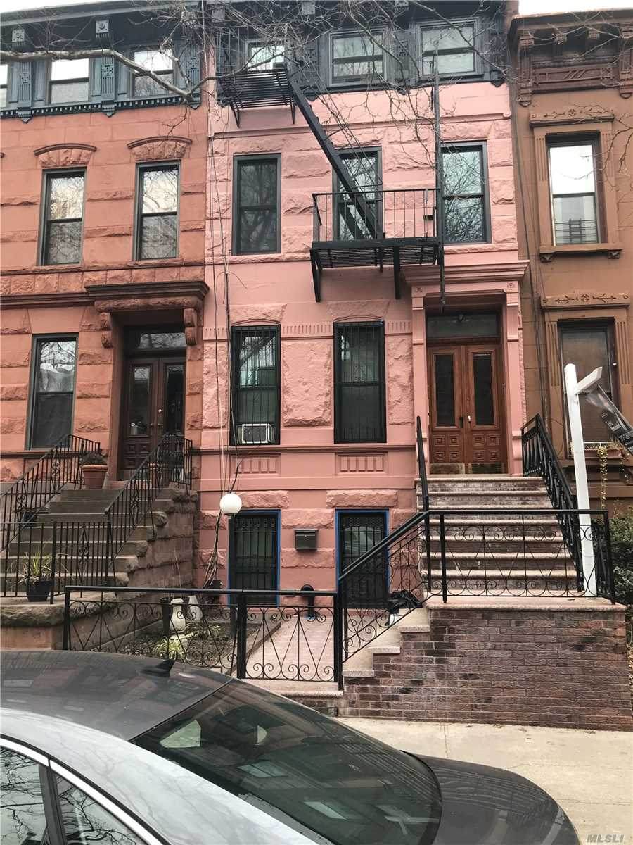 743 Putnam - Photo 1