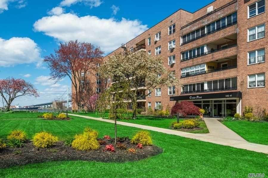 162-41 Powells Cove Boulevard - Photo 1