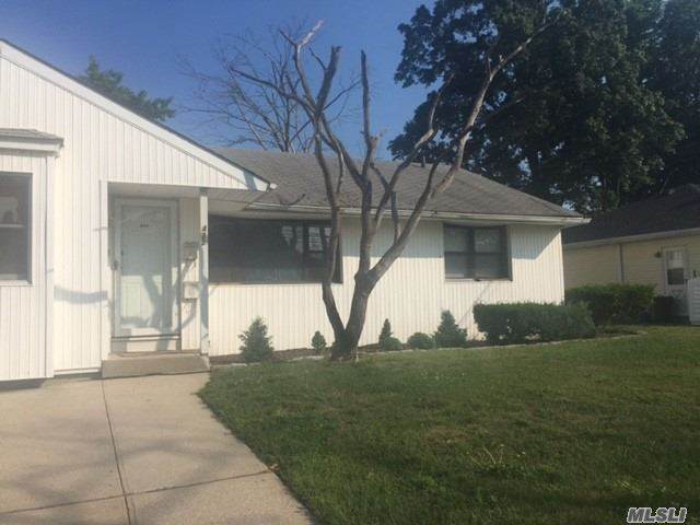 422 Waukena Ave - Photo 1